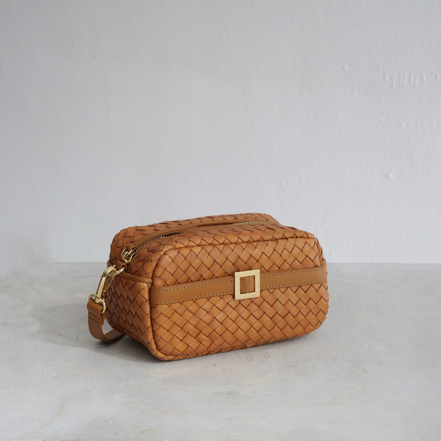 Camera bag in cognac brown